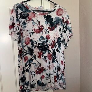 LuLaRoe Floral Short Sleeve Top - Red, Black, White